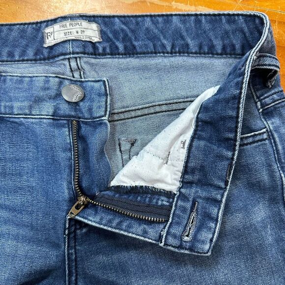 Free People Jeans Womens 27 Blue Skinny Dark Wash Stretch Distressed - Picture 10 of 13